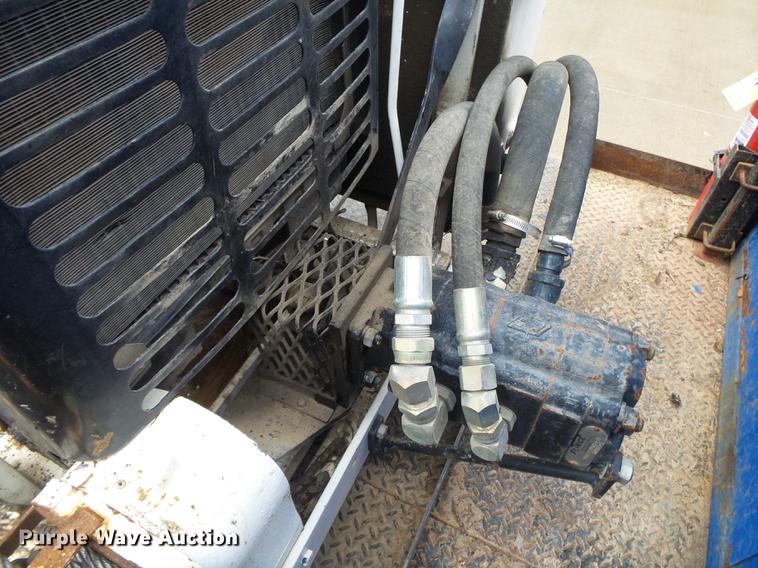 image for item DB7306 2002 International 7400 derrick digger truck