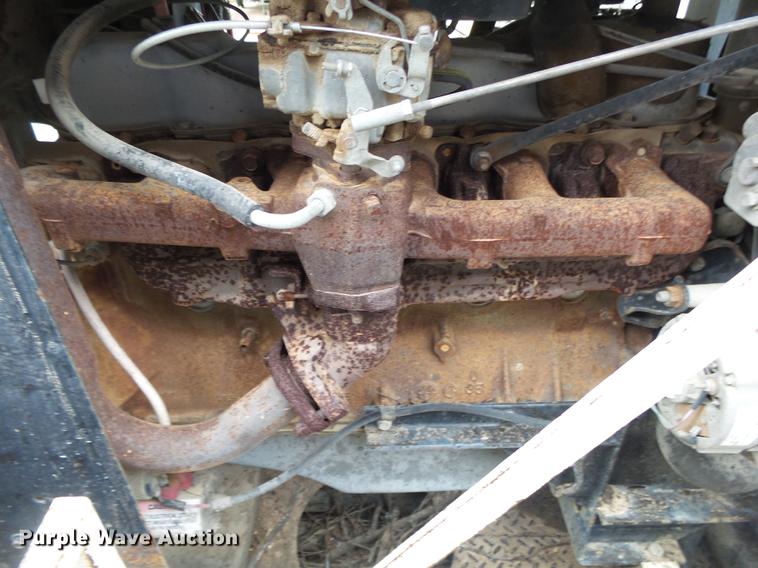 image for item DB7306 2002 International 7400 derrick digger truck