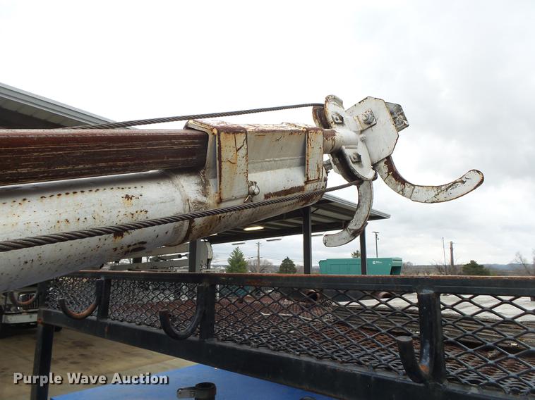 image for item DB7306 2002 International 7400 derrick digger truck