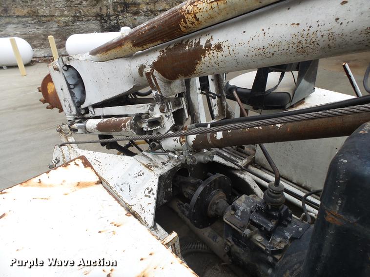 image for item DB7306 2002 International 7400 derrick digger truck