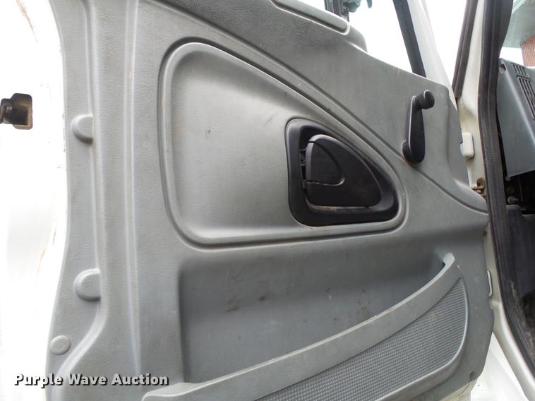 image for item DB7306 2002 International 7400 derrick digger truck