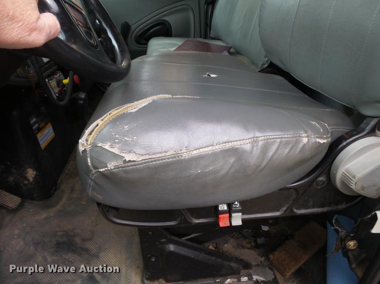 image for item DB7306 2002 International 7400 derrick digger truck