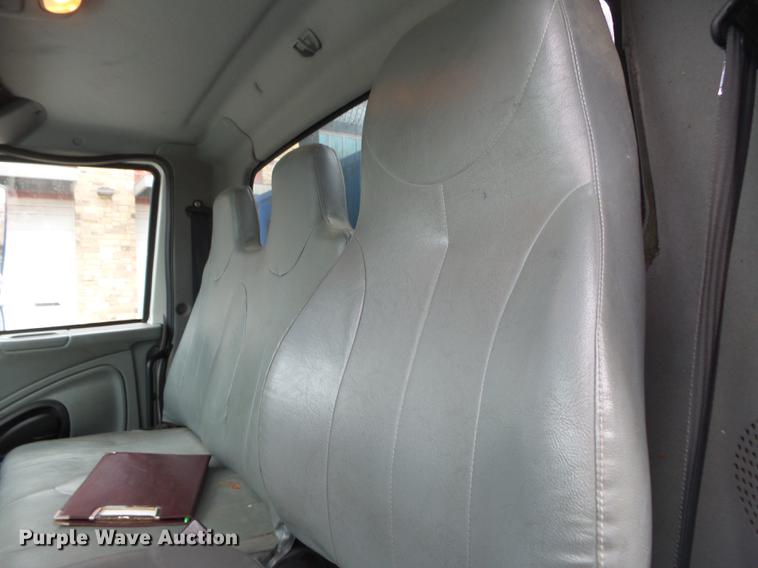 image for item DB7306 2002 International 7400 derrick digger truck