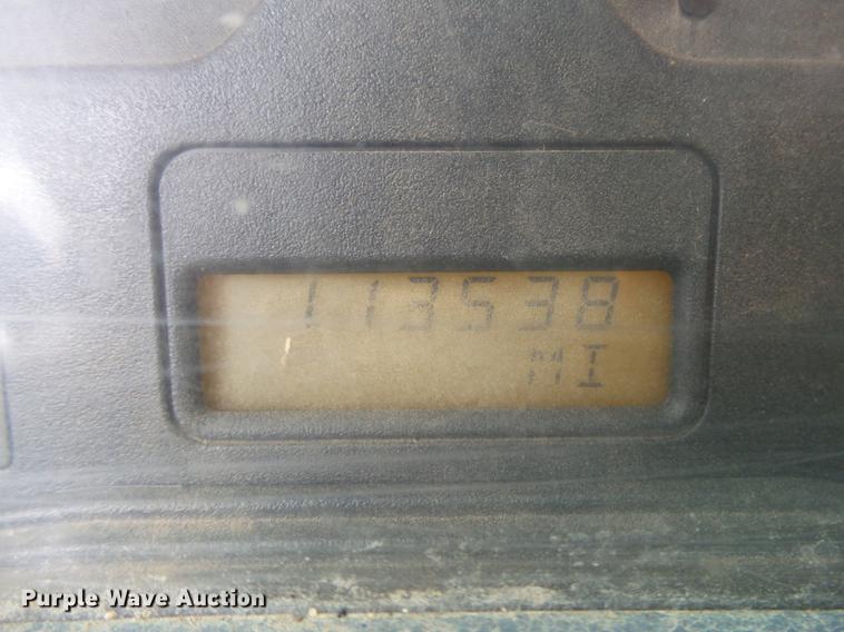 image for item DB7306 2002 International 7400 derrick digger truck