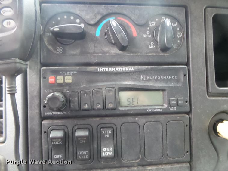 image for item DB7306 2002 International 7400 derrick digger truck