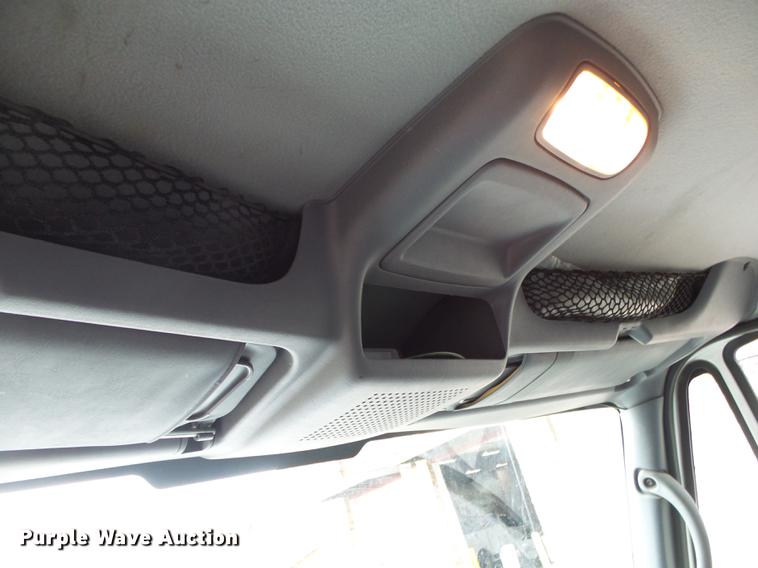 image for item DB7306 2002 International 7400 derrick digger truck