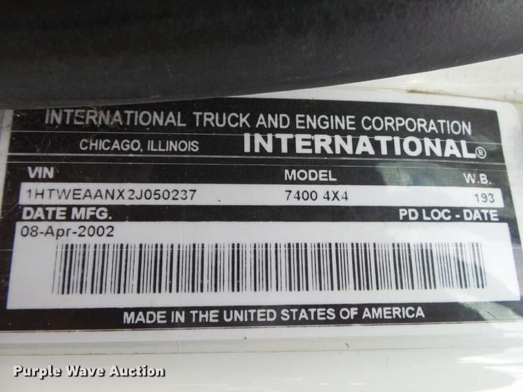 image for item DB7306 2002 International 7400 derrick digger truck