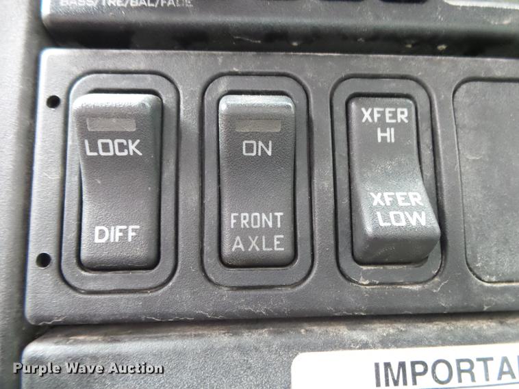 image for item DB7306 2002 International 7400 derrick digger truck