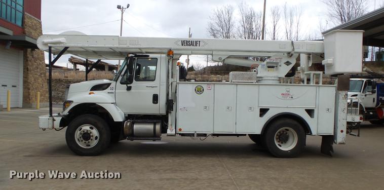 image for item DB7307 2008 International 7500 bucket truck