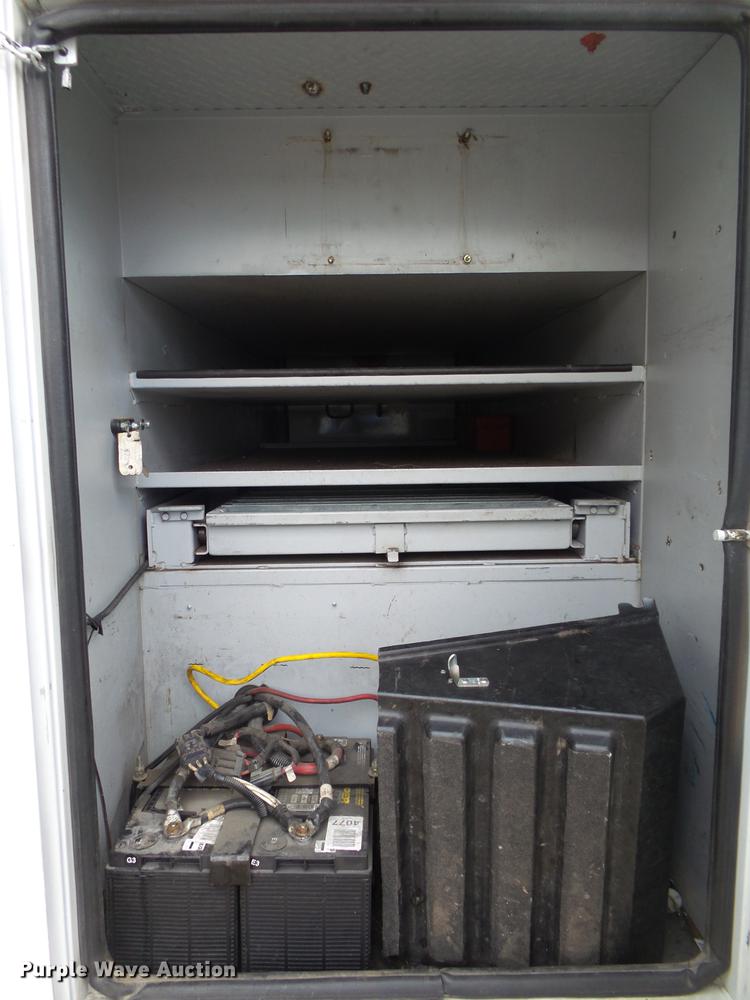 image for item DB7307 2008 International 7500 bucket truck