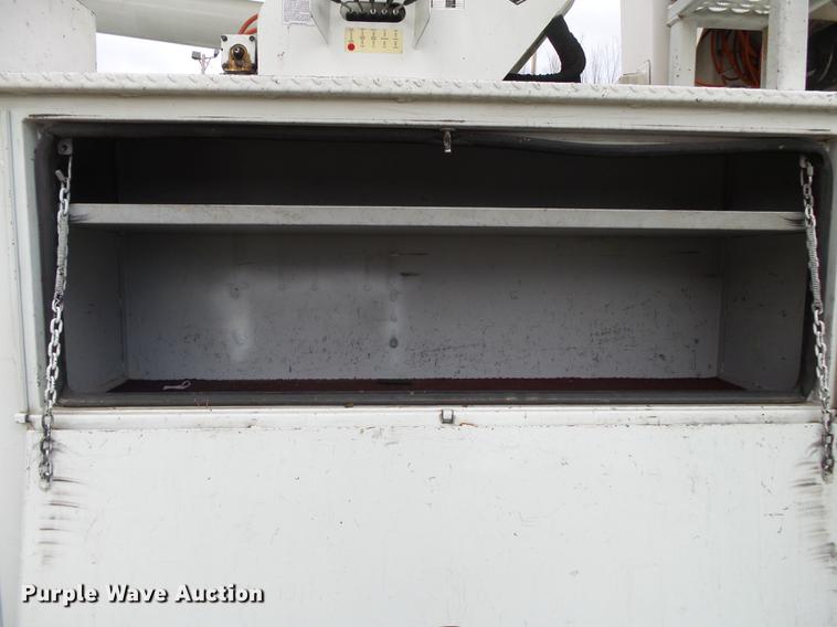 image for item DB7307 2008 International 7500 bucket truck