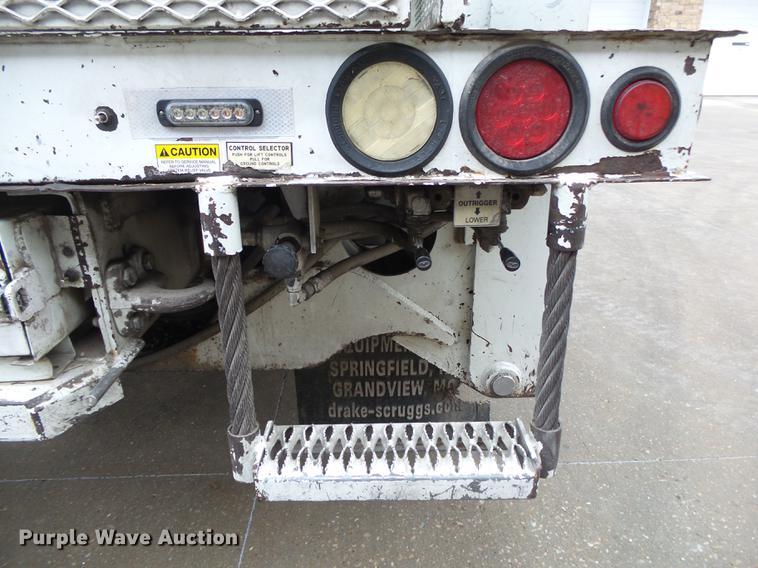 image for item DB7307 2008 International 7500 bucket truck