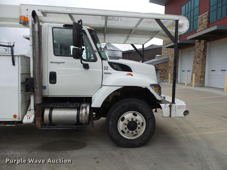 image for item DB7307 2008 International 7500 bucket truck