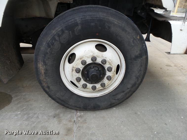 image for item DB7307 2008 International 7500 bucket truck