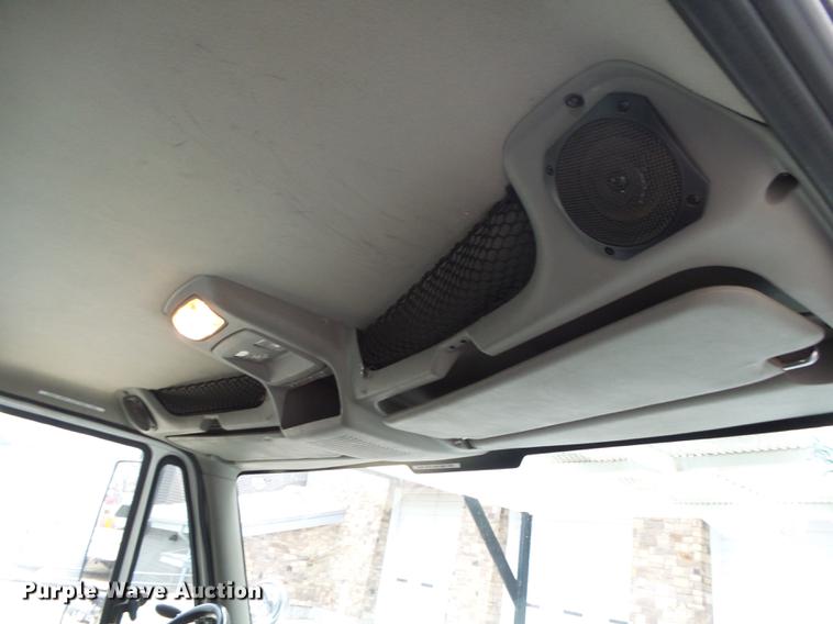 image for item DB7307 2008 International 7500 bucket truck