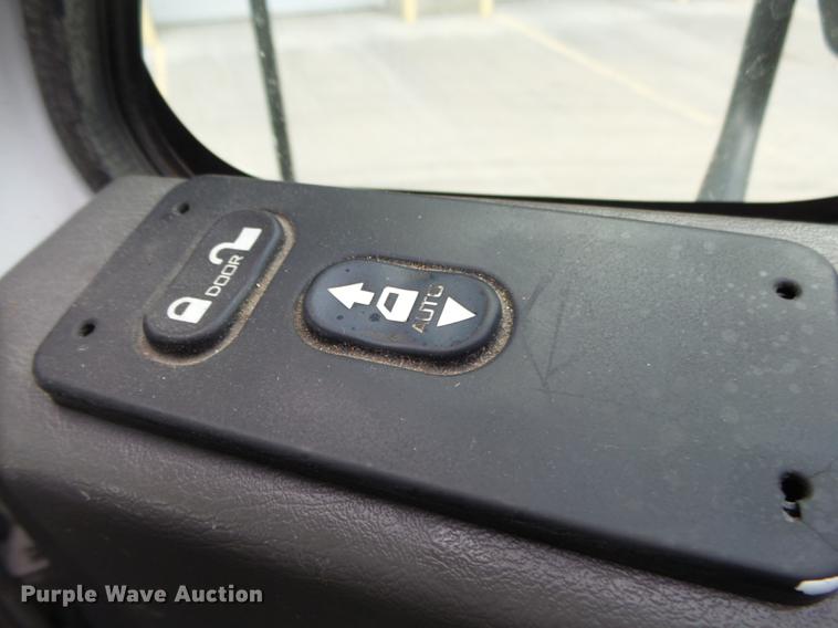 image for item DB7307 2008 International 7500 bucket truck