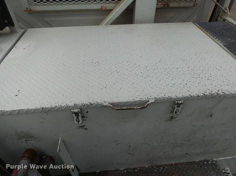 image for item DB7307 2008 International 7500 bucket truck