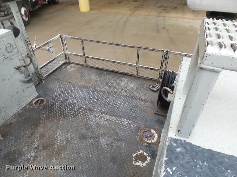 image for item DB7307 2008 International 7500 bucket truck