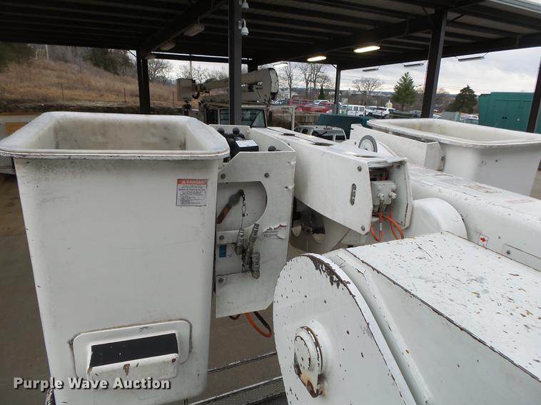 image for item DB7307 2008 International 7500 bucket truck