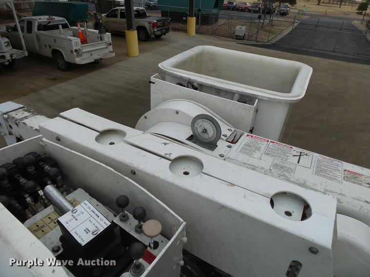 image for item DB7307 2008 International 7500 bucket truck