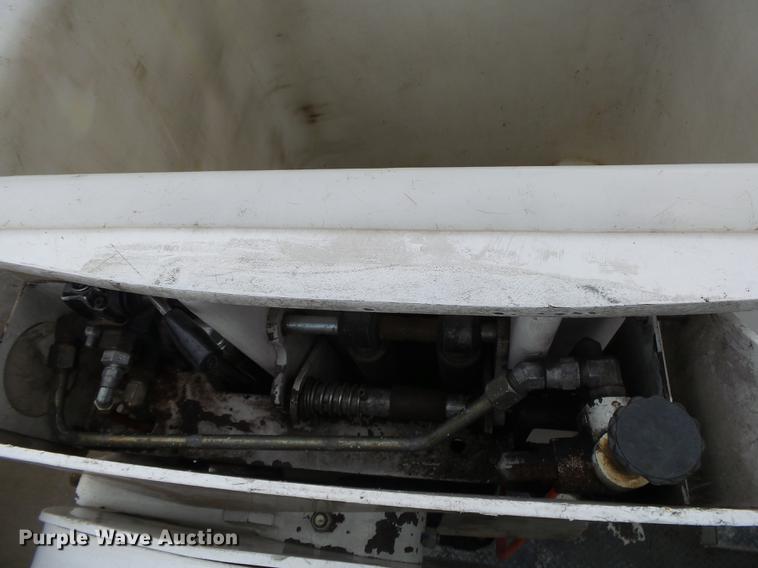 image for item DB7307 2008 International 7500 bucket truck