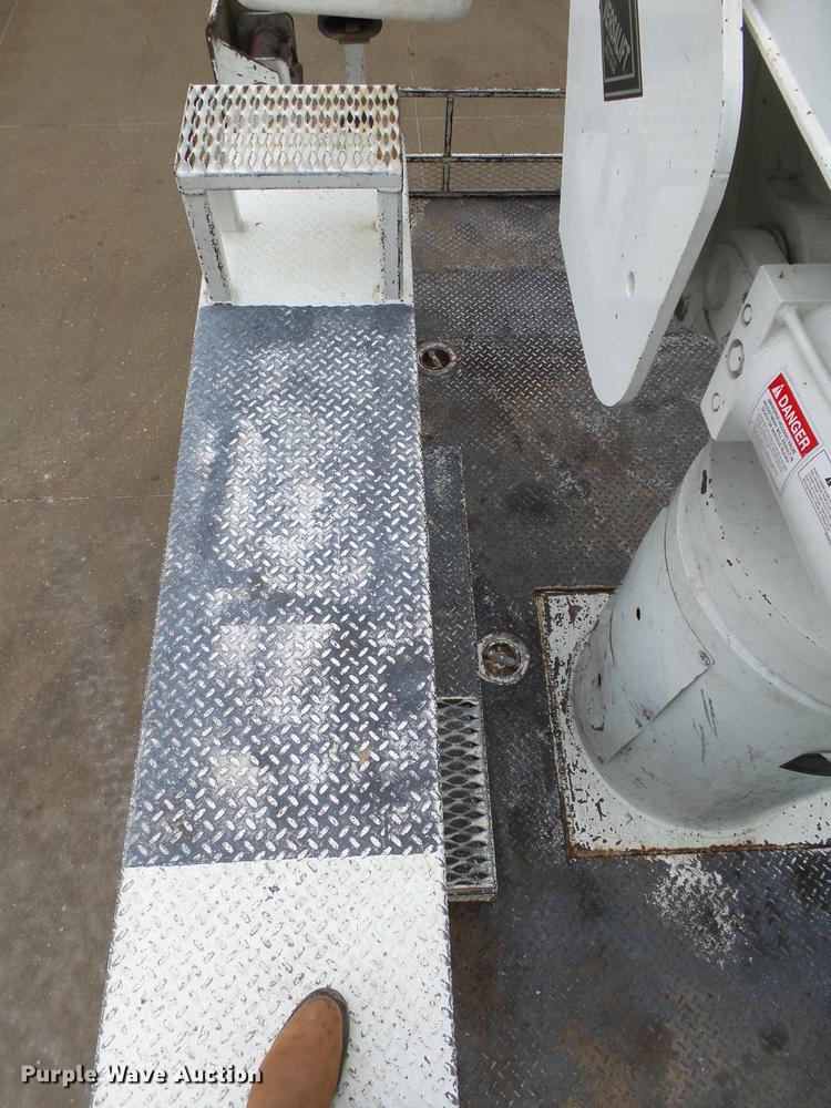 image for item DB7307 2008 International 7500 bucket truck