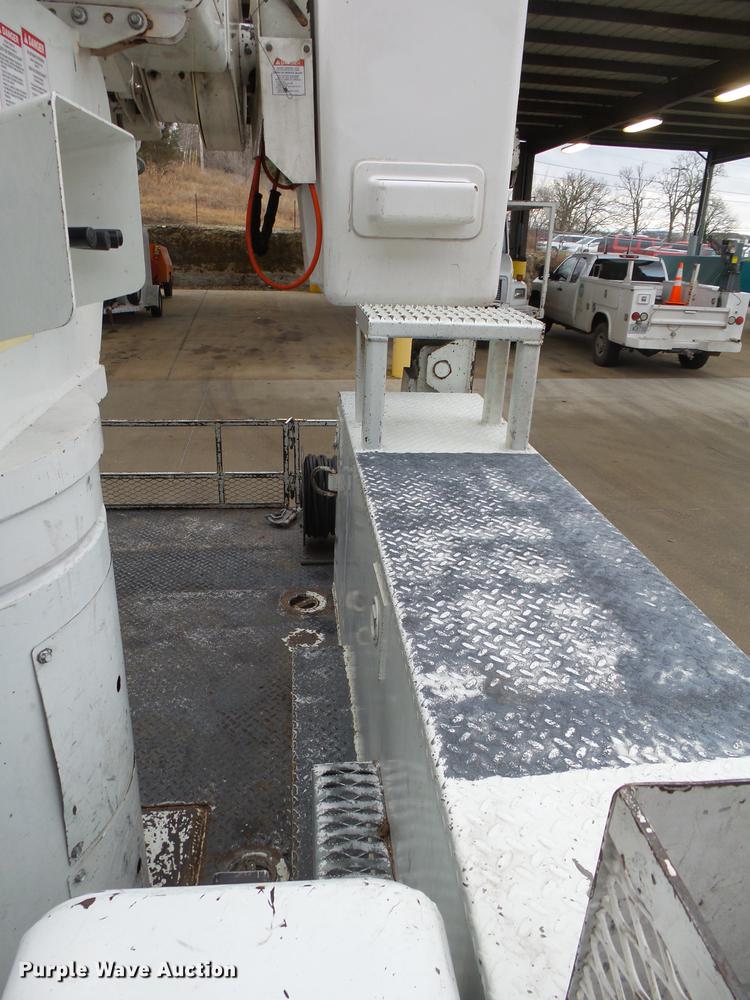 image for item DB7307 2008 International 7500 bucket truck