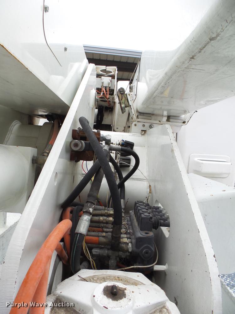 image for item DB7307 2008 International 7500 bucket truck