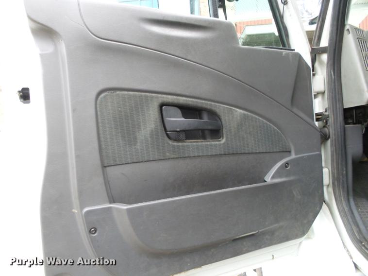 image for item DB7307 2008 International 7500 bucket truck