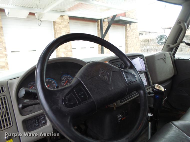 image for item DB7307 2008 International 7500 bucket truck