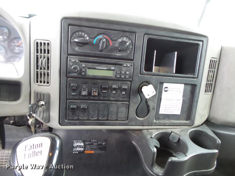 image for item DB7307 2008 International 7500 bucket truck