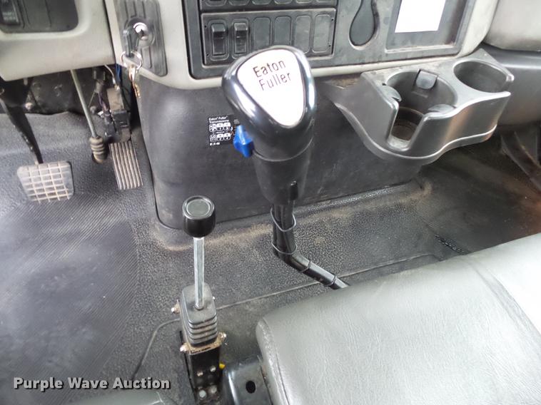 image for item DB7307 2008 International 7500 bucket truck