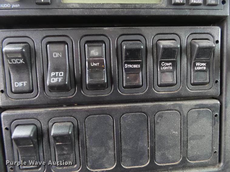 image for item DB7307 2008 International 7500 bucket truck