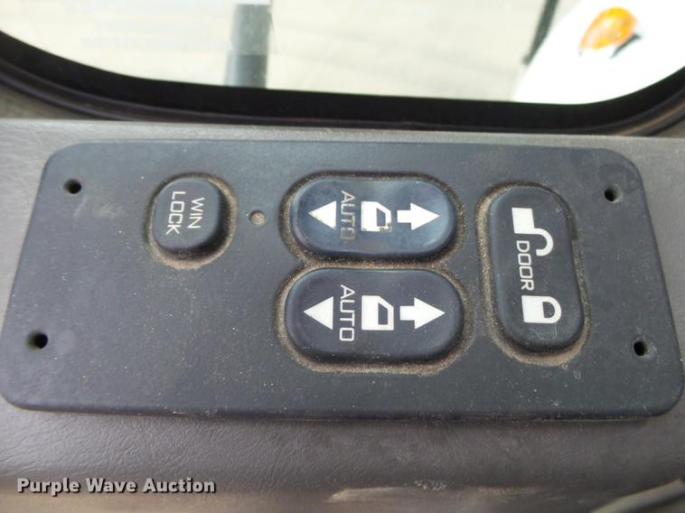 image for item DB7307 2008 International 7500 bucket truck