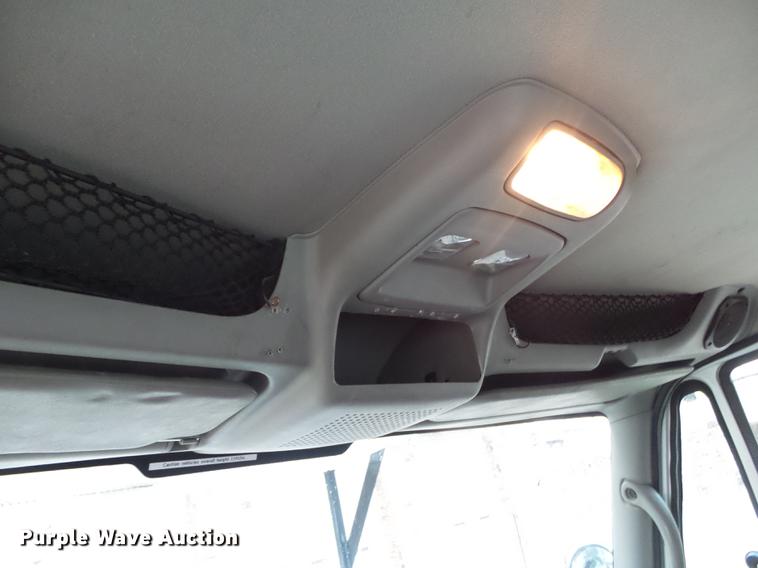 image for item DB7307 2008 International 7500 bucket truck