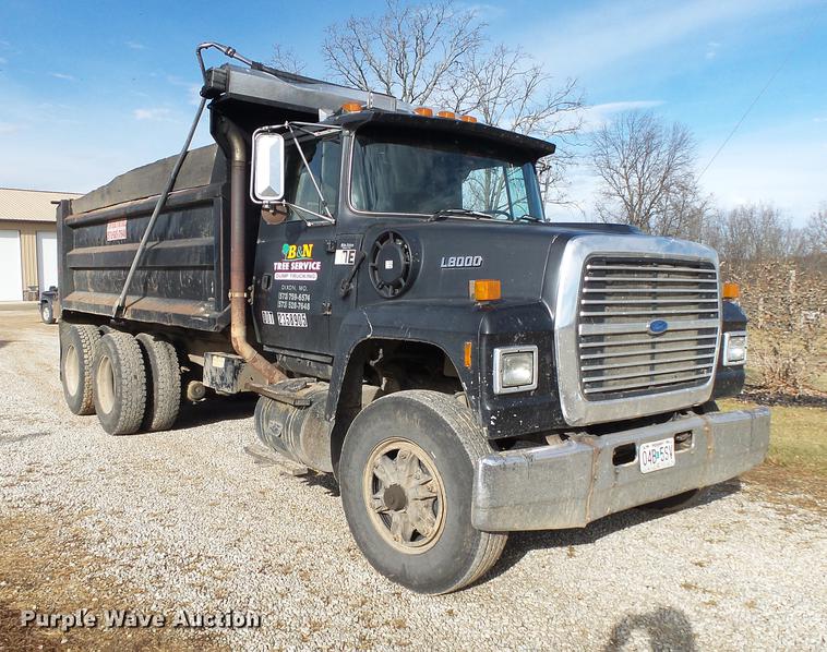 image for item DB7310 1996 Ford LT8000 dump truck