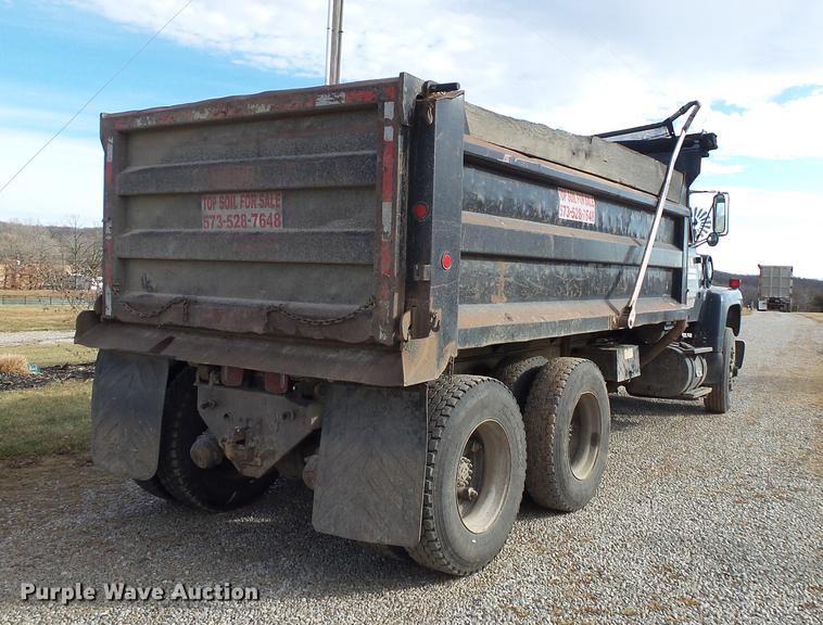 image for item DB7310 1996 Ford LT8000 dump truck