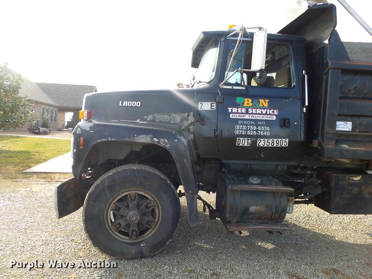 image for item DB7310 1996 Ford LT8000 dump truck