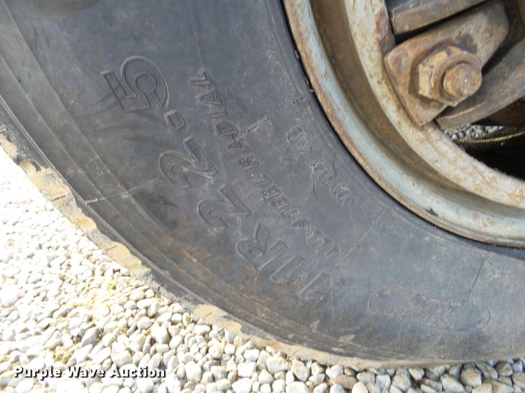 image for item DB7310 1996 Ford LT8000 dump truck