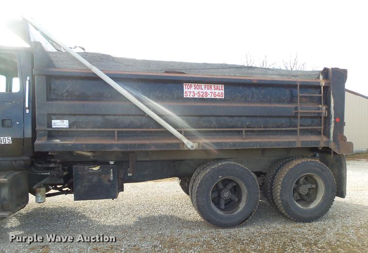 image for item DB7310 1996 Ford LT8000 dump truck