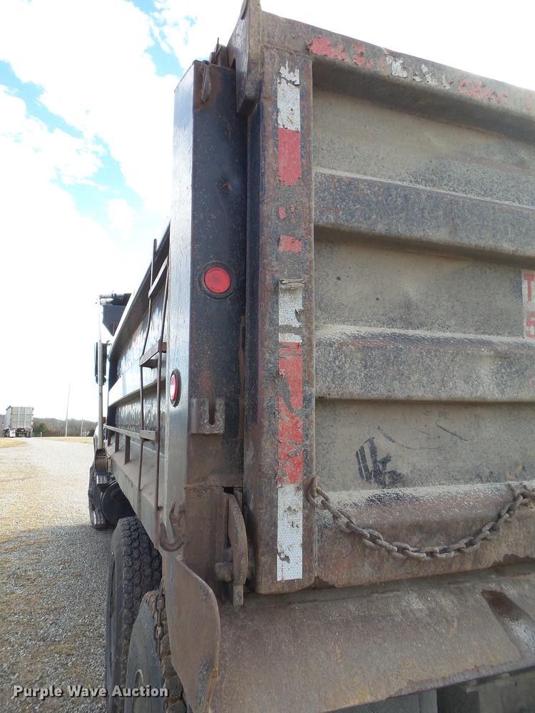 image for item DB7310 1996 Ford LT8000 dump truck
