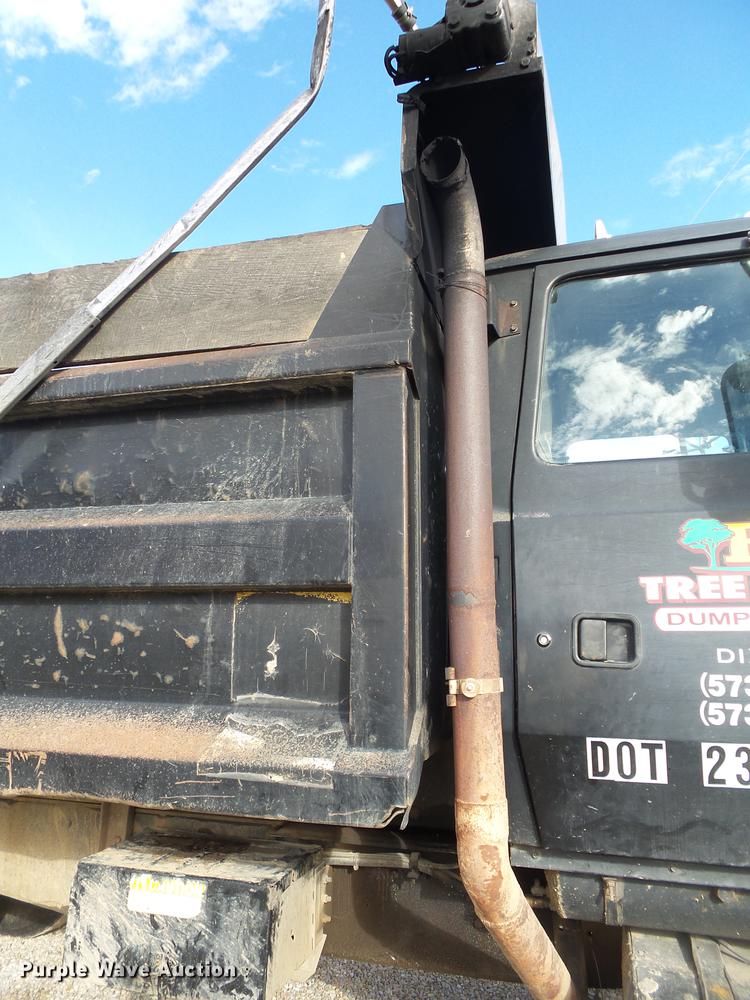 image for item DB7310 1996 Ford LT8000 dump truck