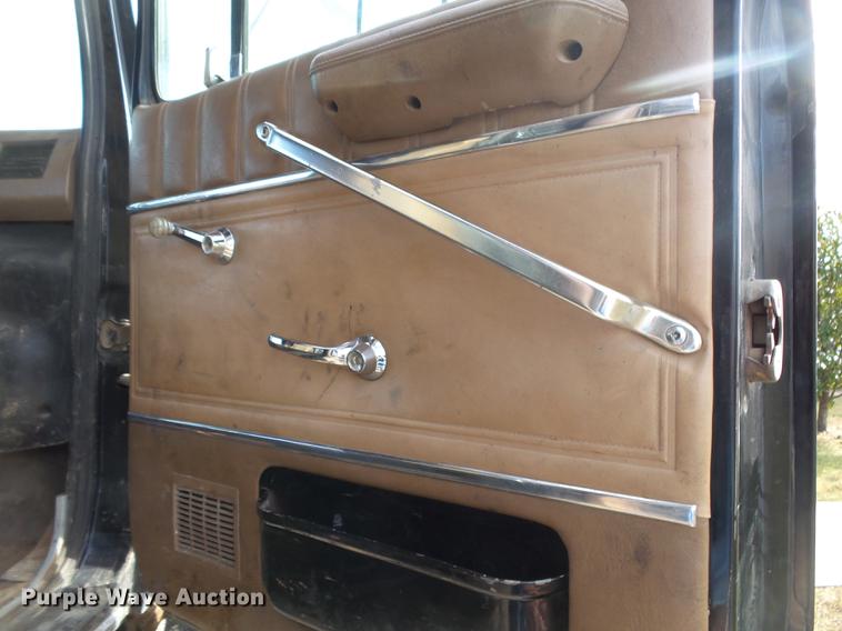 image for item DB7310 1996 Ford LT8000 dump truck