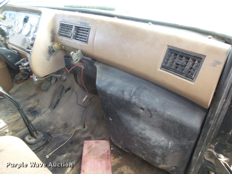 image for item DB7310 1996 Ford LT8000 dump truck