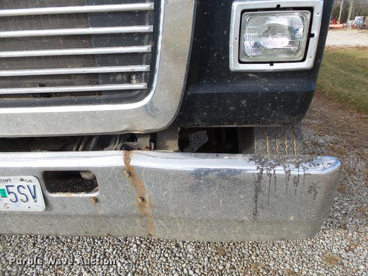 image for item DB7310 1996 Ford LT8000 dump truck