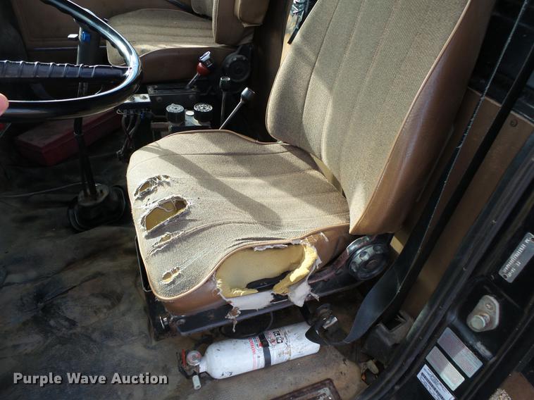 image for item DB7310 1996 Ford LT8000 dump truck