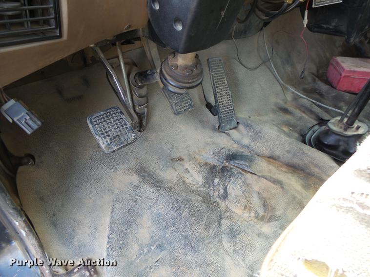 image for item DB7310 1996 Ford LT8000 dump truck