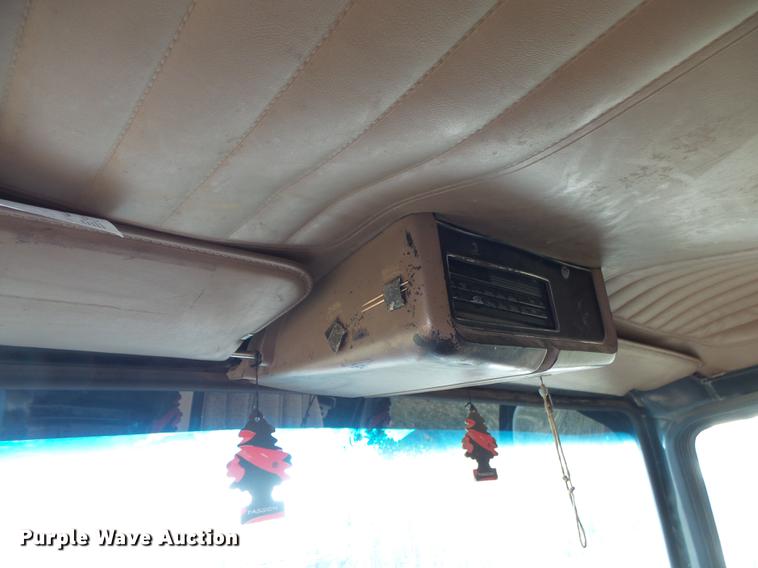 image for item DB7310 1996 Ford LT8000 dump truck