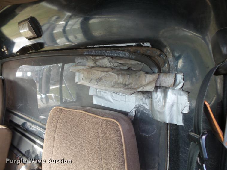 image for item DB7310 1996 Ford LT8000 dump truck