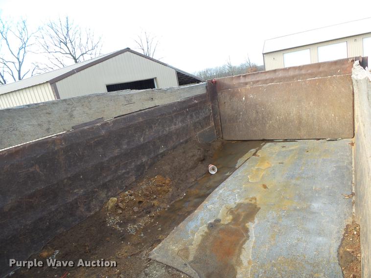 image for item DB7310 1996 Ford LT8000 dump truck